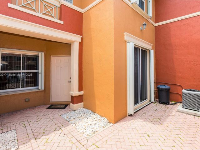 Дом в аренду по адресу 6202 NW 116th Ave 449 - фото 7437607