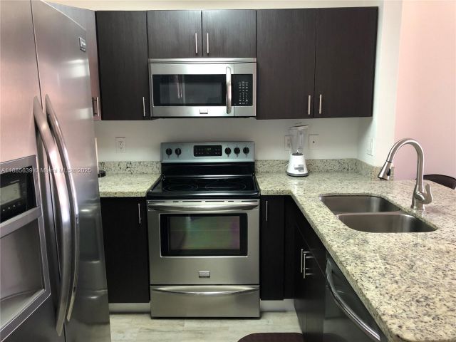 Дом в аренду по адресу 6202 NW 116th Ave 449 - фото 7437613