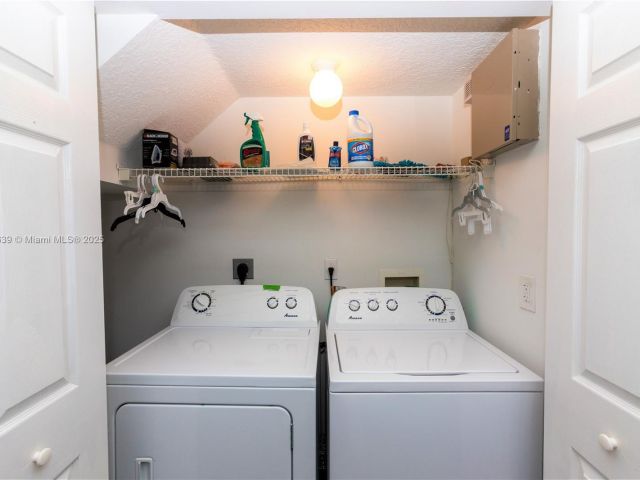 Дом в аренду по адресу 6202 NW 116th Ave 449 - фото 7437617