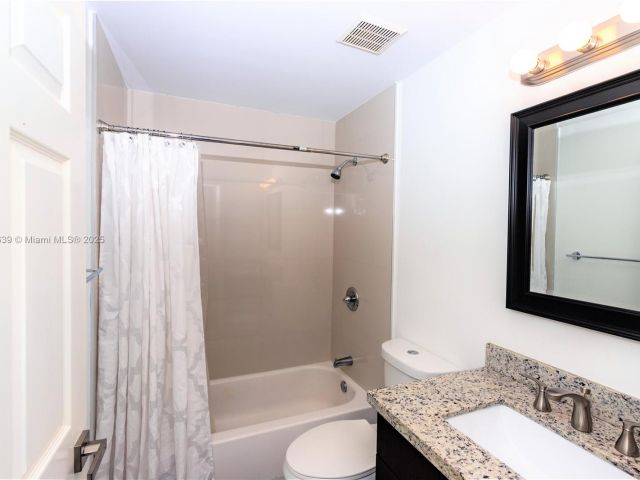 Дом в аренду по адресу 6202 NW 116th Ave 449 - фото 7437622