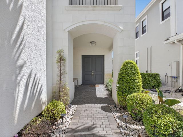 Дом в аренду по адресу 16726 Picardy Way - фото 6595033