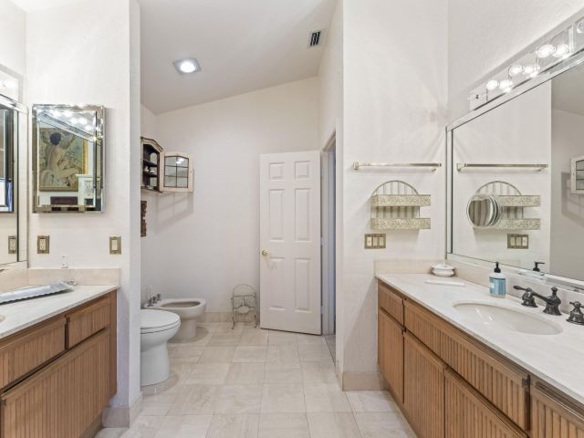 Продажа дома по адресу 22584 Esplanada Circle W - фото 6650262