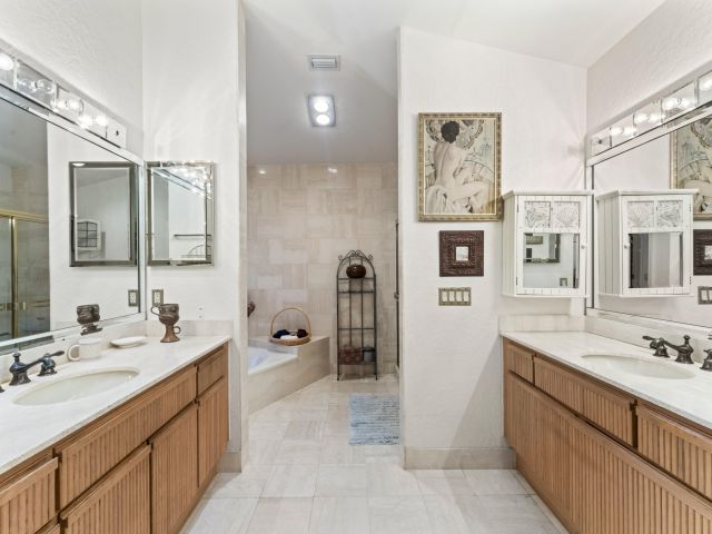 Продажа дома по адресу 22584 Esplanada Circle W - фото 6650263