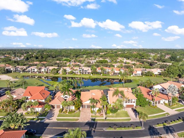 Продажа дома по адресу 22584 Esplanada Circle W - фото 6650275