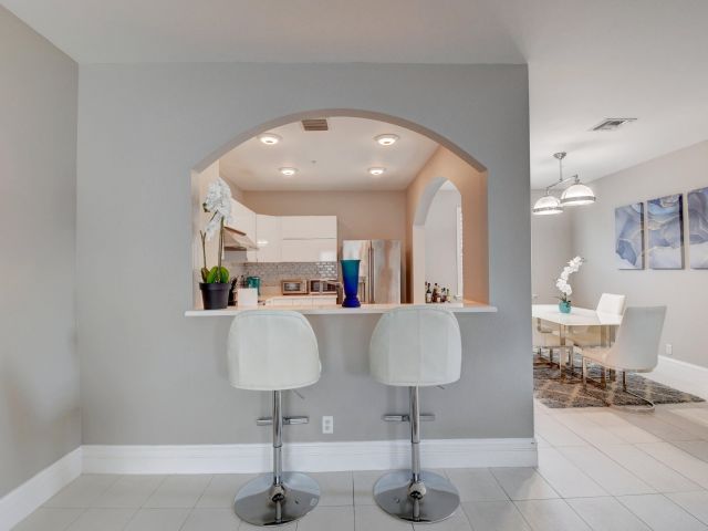 Дом в аренду по адресу 71 NW 4th Avenue - фото 6594938