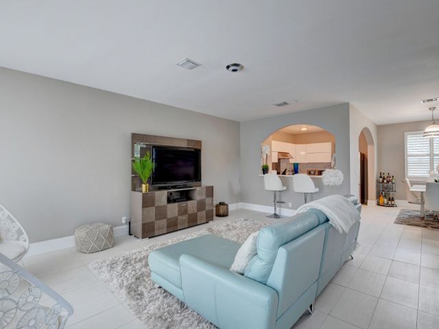 Дом в аренду по адресу 71 NW 4th Avenue - фото 6594942