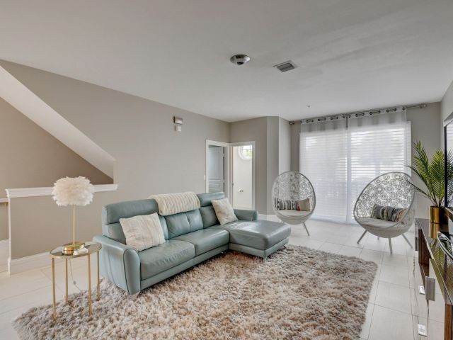 Дом в аренду по адресу 71 NW 4th Avenue - фото 6594954