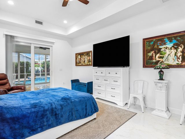 Продажа дома по адресу 951 NW 2nd Avenue - фото 6593149