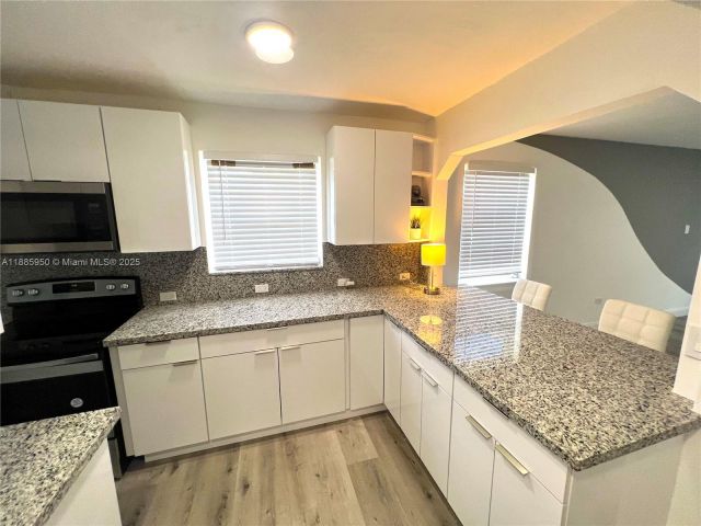 Продажа дома по адресу 140 NW 124th St - фото 7495030