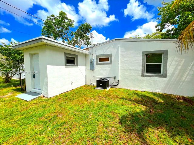 Продажа дома по адресу 140 NW 124th St - фото 7495044