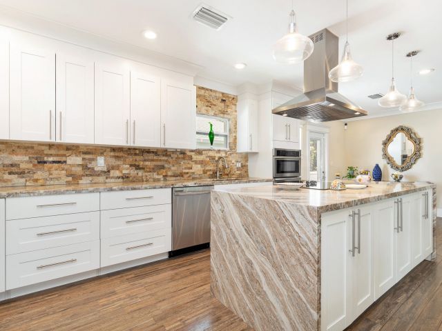 Продажа дома по адресу 3614 Poinsettia Avenue - фото 6592021