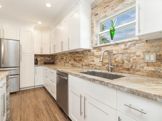 Продажа дома по адресу 3614 Poinsettia Avenue - фото 6592023