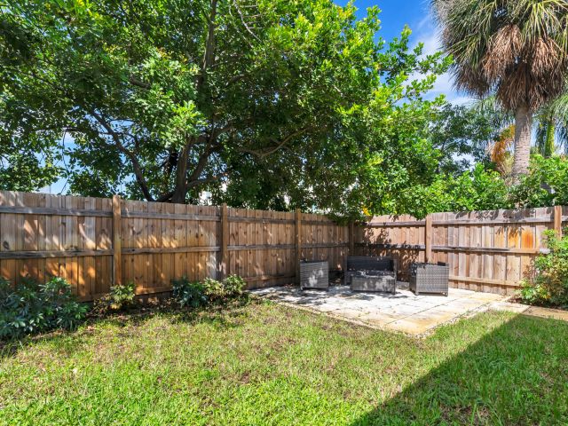 Продажа дома по адресу 3614 Poinsettia Avenue - фото 6592031