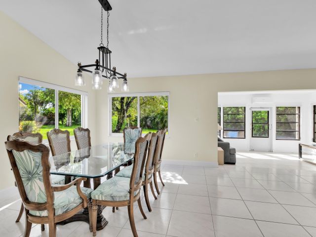 Продажа дома по адресу 7962 Cloverfield Circle - фото 6643477