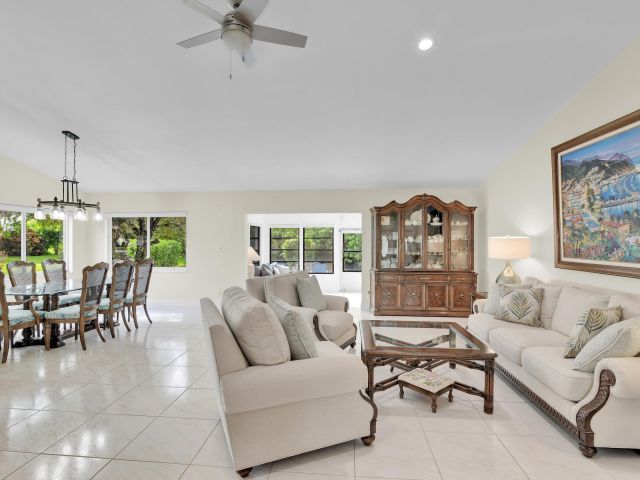 Продажа дома по адресу 7962 Cloverfield Circle - фото 6643478