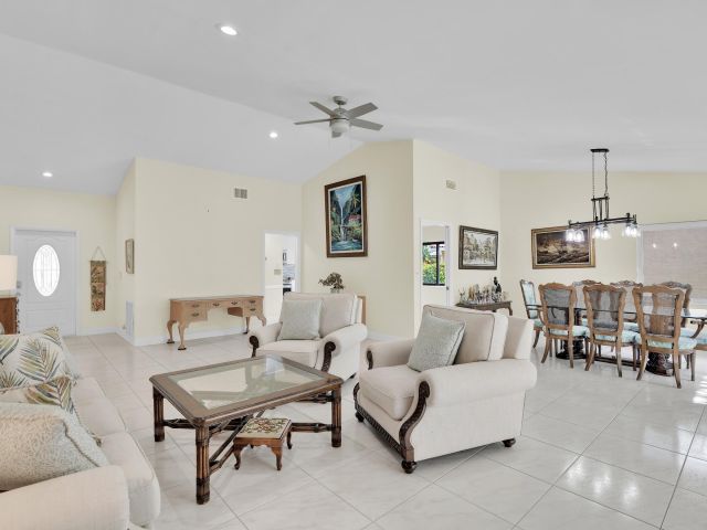 Продажа дома по адресу 7962 Cloverfield Circle - фото 6643479