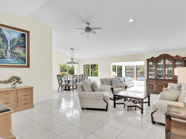 Продажа дома по адресу 7962 Cloverfield Circle - фото 6643480