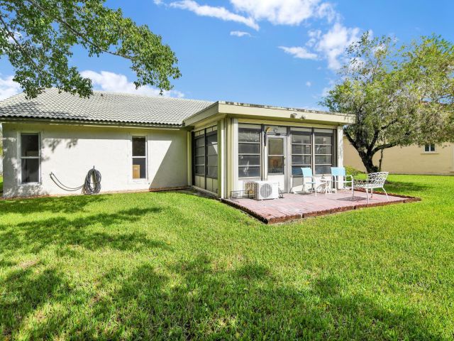 Продажа дома по адресу 7962 Cloverfield Circle - фото 6643486