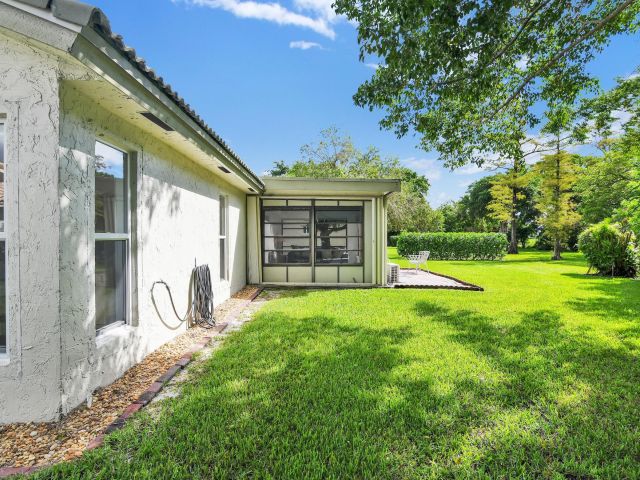 Продажа дома по адресу 7962 Cloverfield Circle - фото 6643487