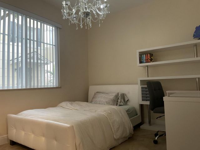 Дом в аренду по адресу 552 NW 39th Circle NW - фото 6592866