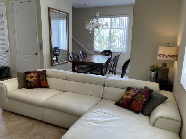 Дом в аренду по адресу 552 NW 39th Circle NW - фото 6592867