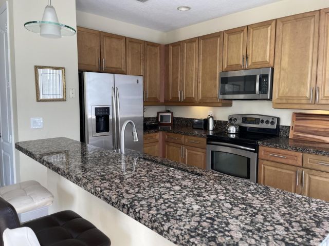 Дом в аренду по адресу 552 NW 39th Circle NW - фото 6592873