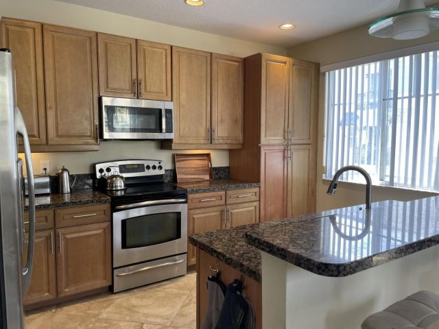 Дом в аренду по адресу 552 NW 39th Circle NW - фото 6592874