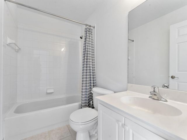 Дом в аренду по адресу 16129 Sierra Palms Drive - фото 6629407