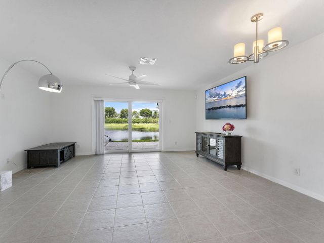 Дом в аренду по адресу 16129 Sierra Palms Drive - фото 6629412