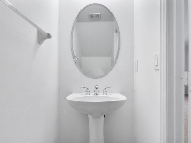 Дом в аренду по адресу 16129 Sierra Palms Drive - фото 6629413