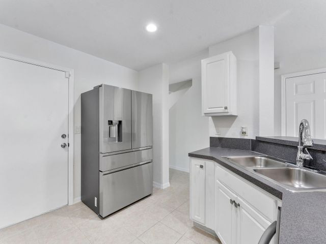 Дом в аренду по адресу 16129 Sierra Palms Drive - фото 6629415