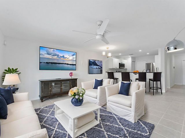 Дом в аренду по адресу 16129 Sierra Palms Drive - фото 6629419