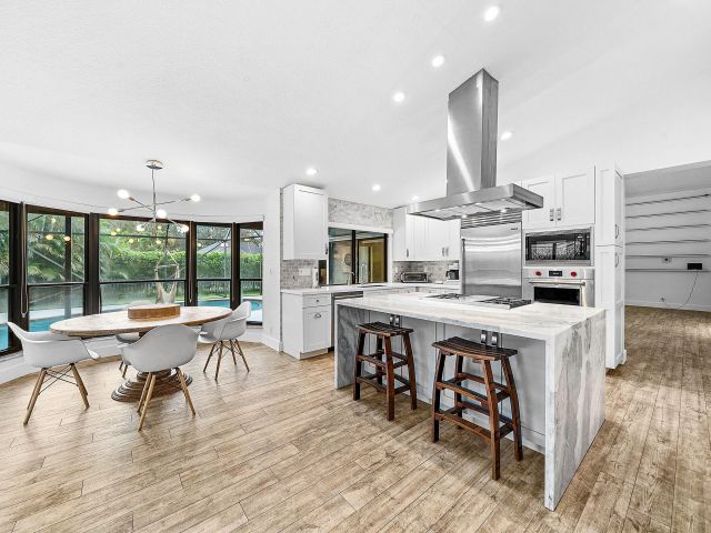 Продажа дома по адресу 3614 NW 23rd Terrace - фото 6603903