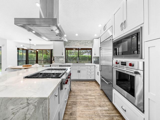 Продажа дома по адресу 3614 NW 23rd Terrace - фото 6603904