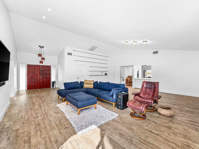 Продажа дома по адресу 3614 NW 23rd Terrace - фото 6603906