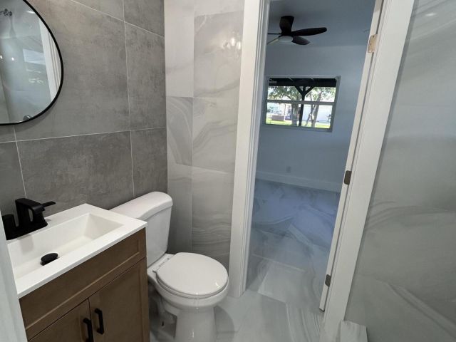 Продажа дома по адресу 4040 NE 4th. Avenue - фото 6688023