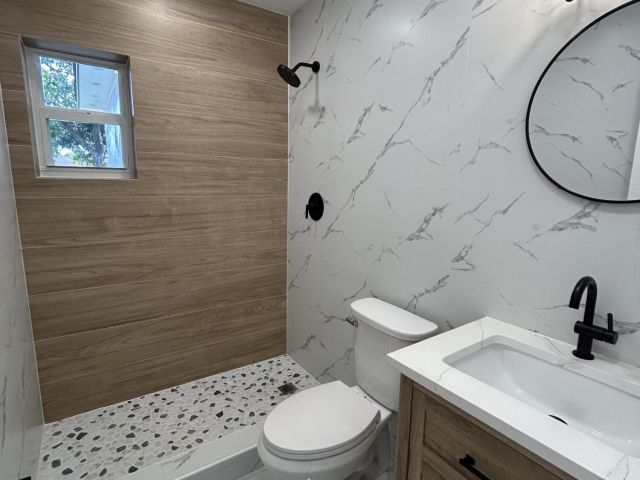 Продажа дома по адресу 4040 NE 4th. Avenue - фото 6688028