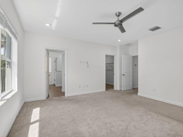 Дом в аренду по адресу 4320 Buttonwood Drive - фото 6594770