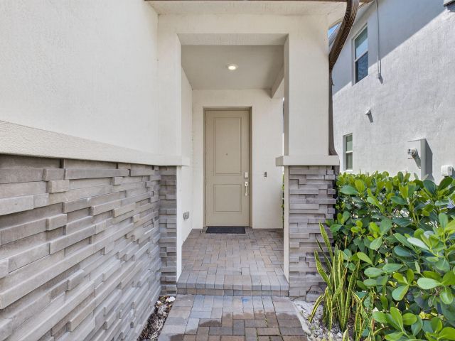 Дом в аренду по адресу 4320 Buttonwood Drive - фото 6594785