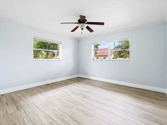 Дом в аренду по адресу 1301 SE 14 Drive - фото 6590609