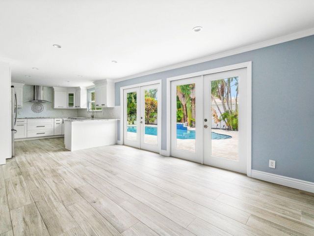 Дом в аренду по адресу 1301 SE 14 Drive - фото 6590615