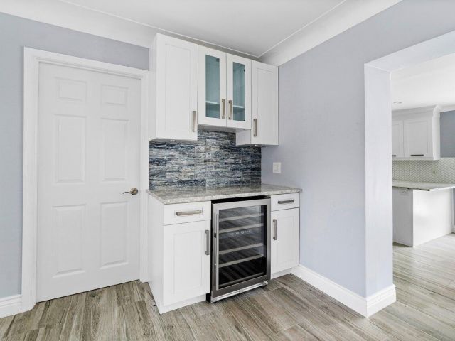 Дом в аренду по адресу 1301 SE 14 Drive - фото 6590617