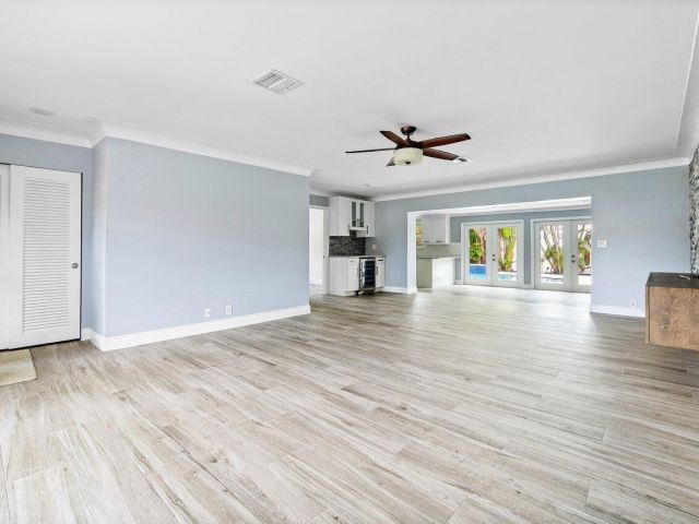 Дом в аренду по адресу 1301 SE 14 Drive - фото 6590618