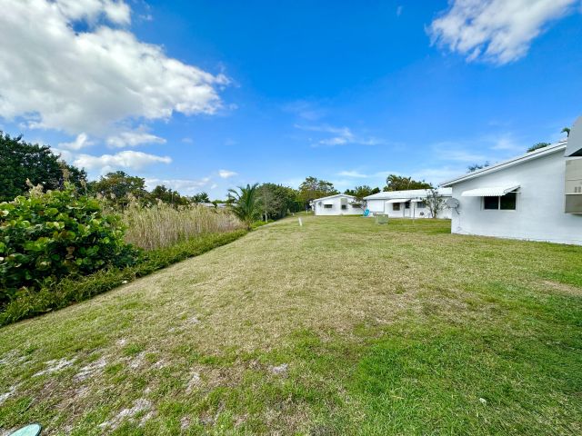 Дом в аренду по адресу 4371 NW 1st Terrace - фото 6590625