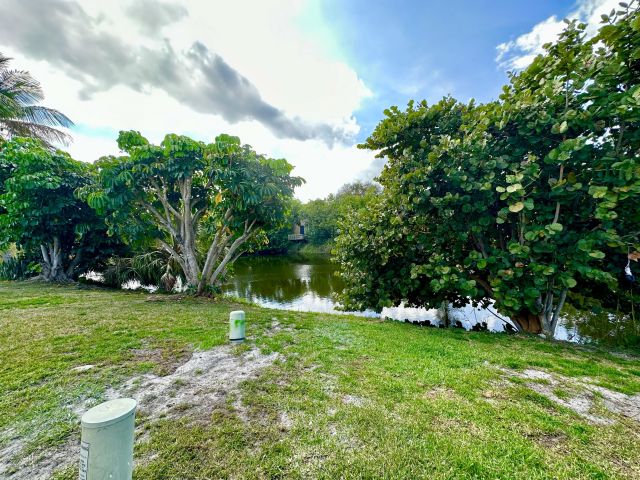 Дом в аренду по адресу 4371 NW 1st Terrace - фото 6590626