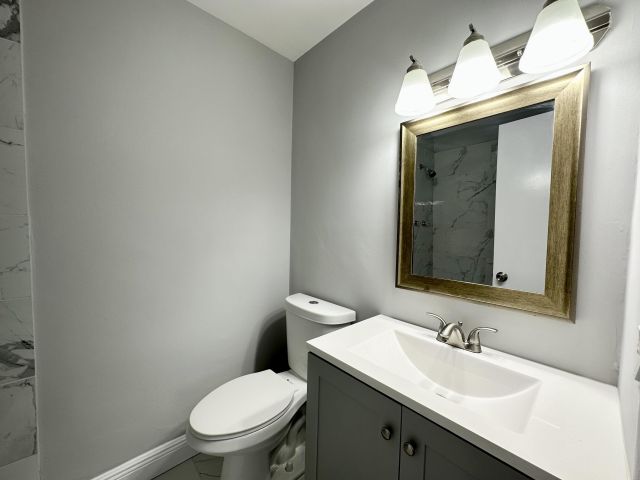 Дом в аренду по адресу 4371 NW 1st Terrace - фото 6590629