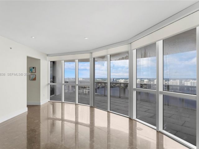 Продажа квартиры #5301 - фото 6591768