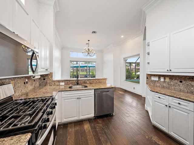 Продажа дома по адресу 10906 Grande Boulevard - фото 6596166