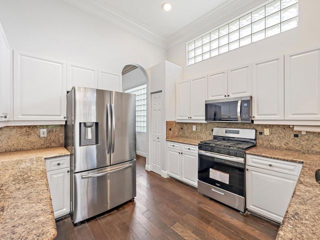 Продажа дома по адресу 10906 Grande Boulevard - фото 6596167