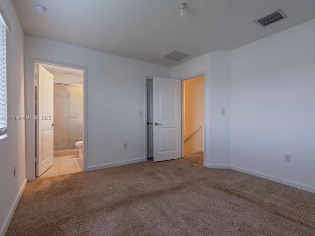 Дом в аренду по адресу 1014 SE 23rd Ave - фото 7455934